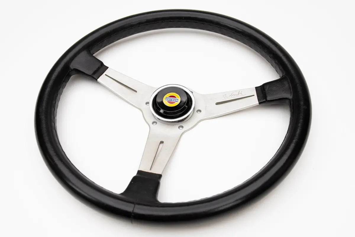Nardi Classic 360mm Steering Wheel with Datsun Horn Button