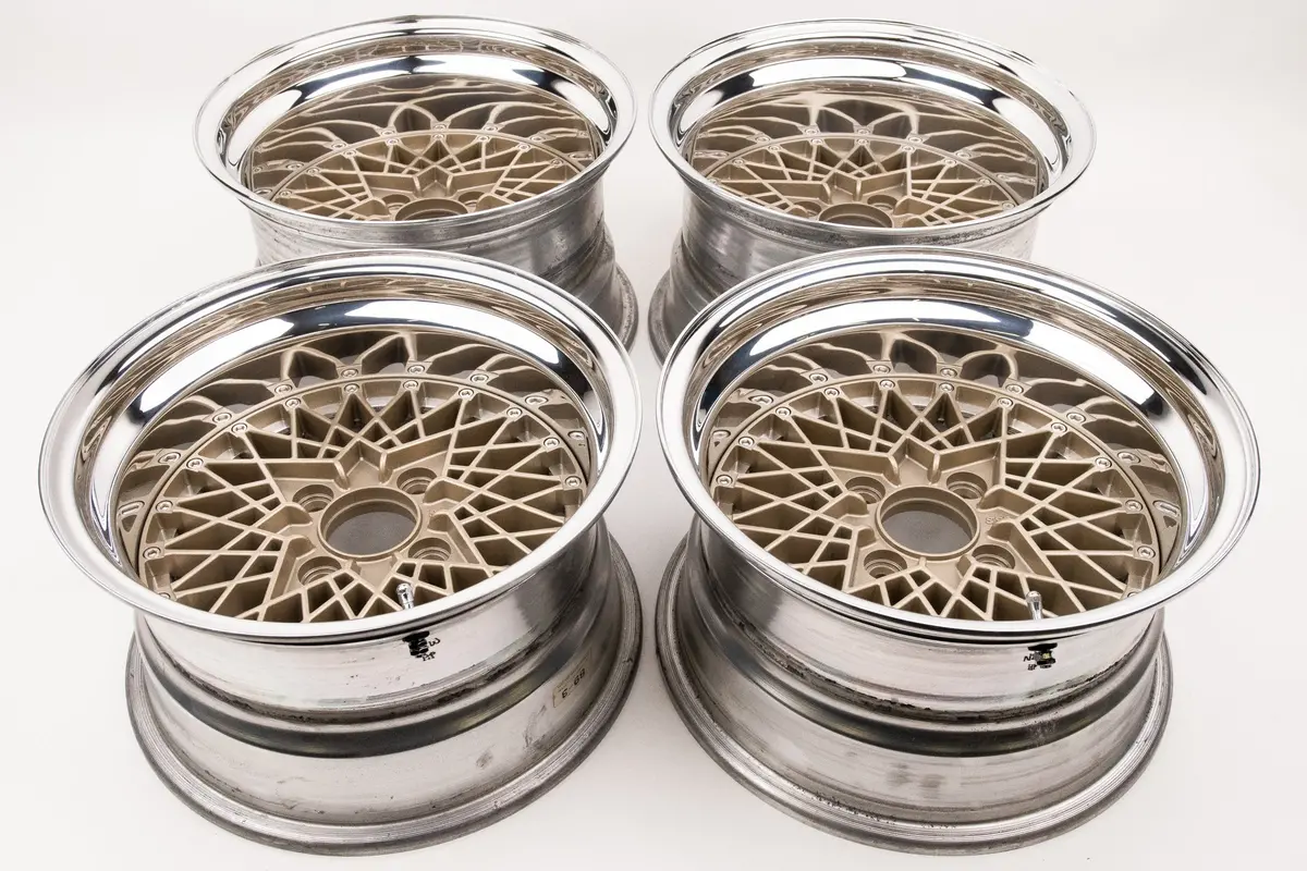 SSR Formula Mesh Wheels – 15" × 9.5J (−27) / 8.5J (−21), 4×114.3