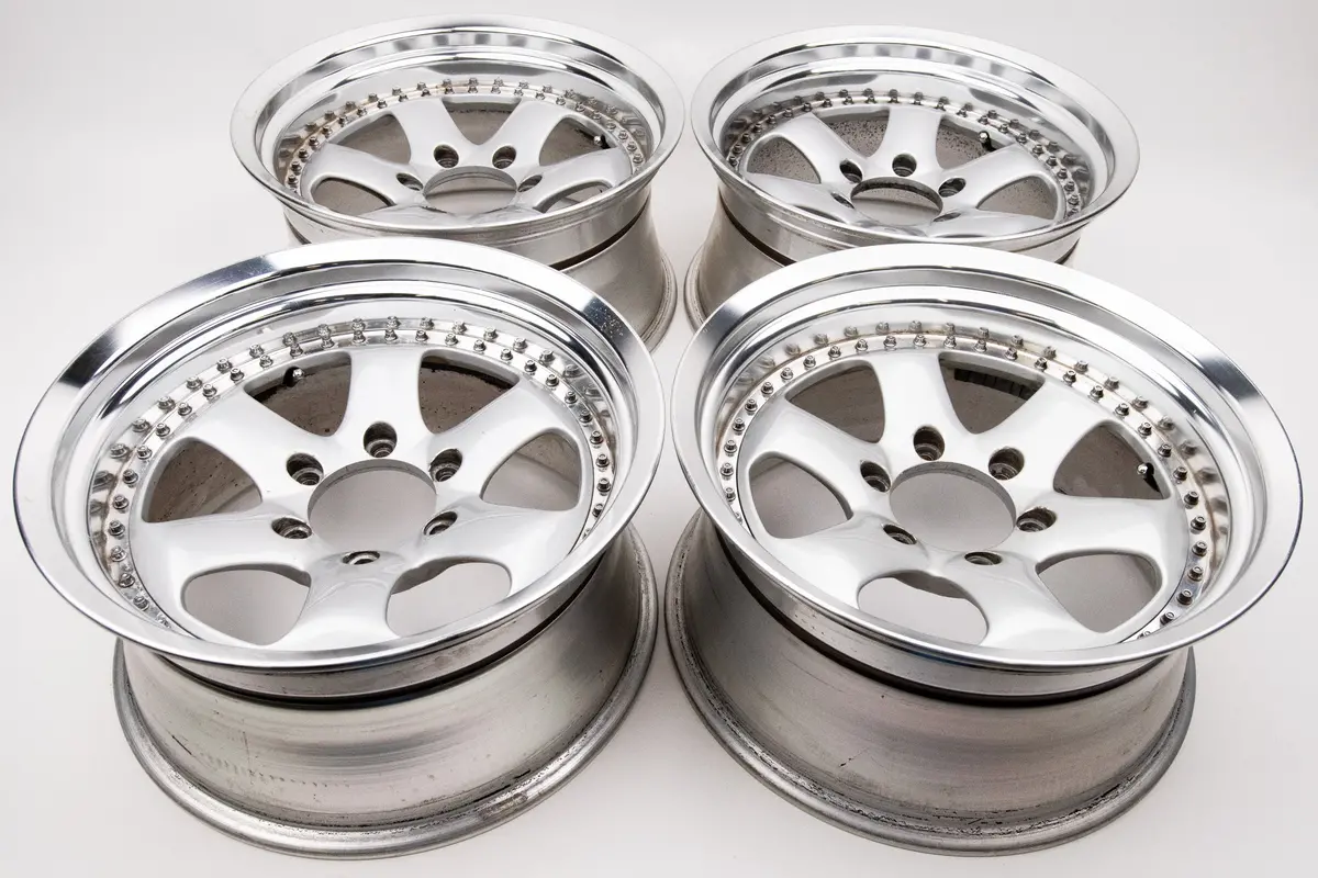 Bridgestone CONQUEST 18" Alloy Wheels (9J+1, 6×139.7)
