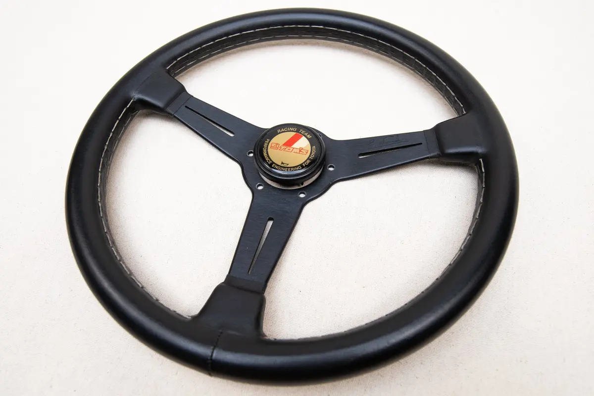 Nardi Classic 360mm Steering Wheel with TOM’S Horn Button