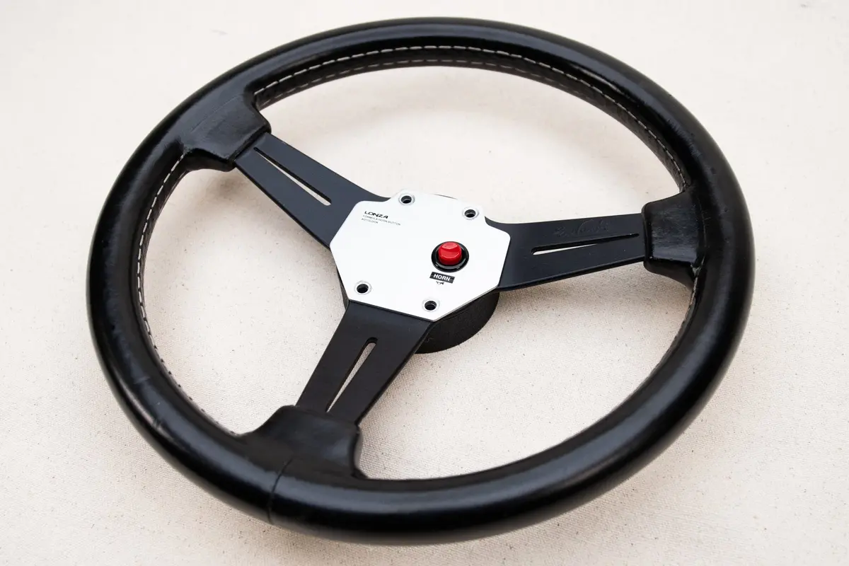 Nardi Classic Steering Wheel – 330mm with Lonza Horn Plate