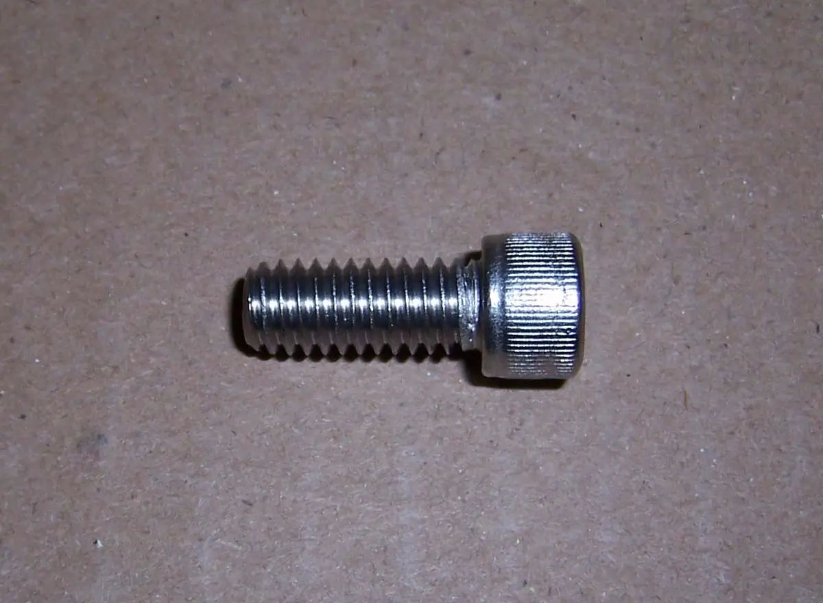 Bolt 5/16-18 X 3/4 Skt Cap S/S 1