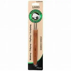 Lqqks: Dreadlock Crochet Needle 1