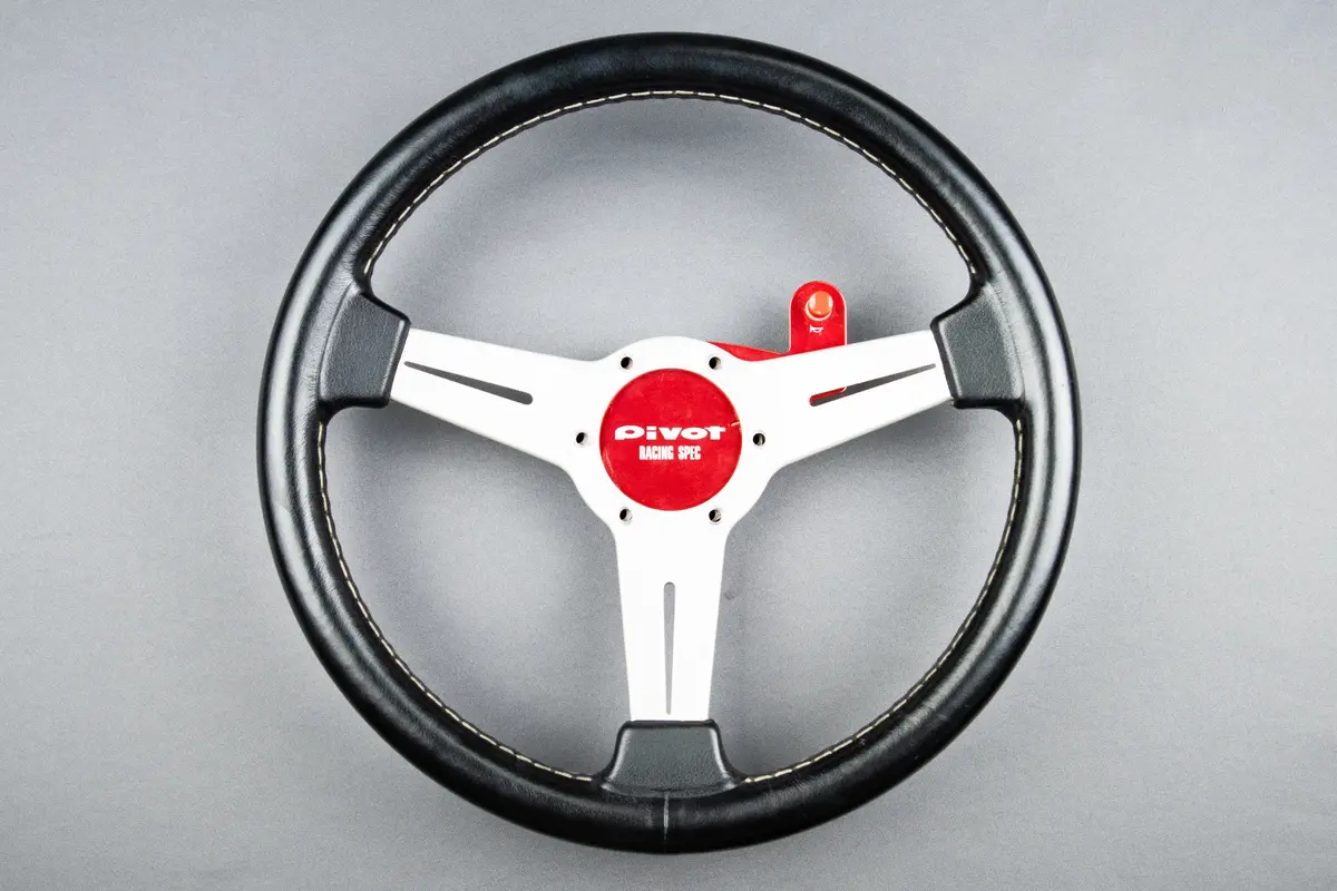 Nardi Classic Pivot Horn Steering Wheel – 330mm Diameter