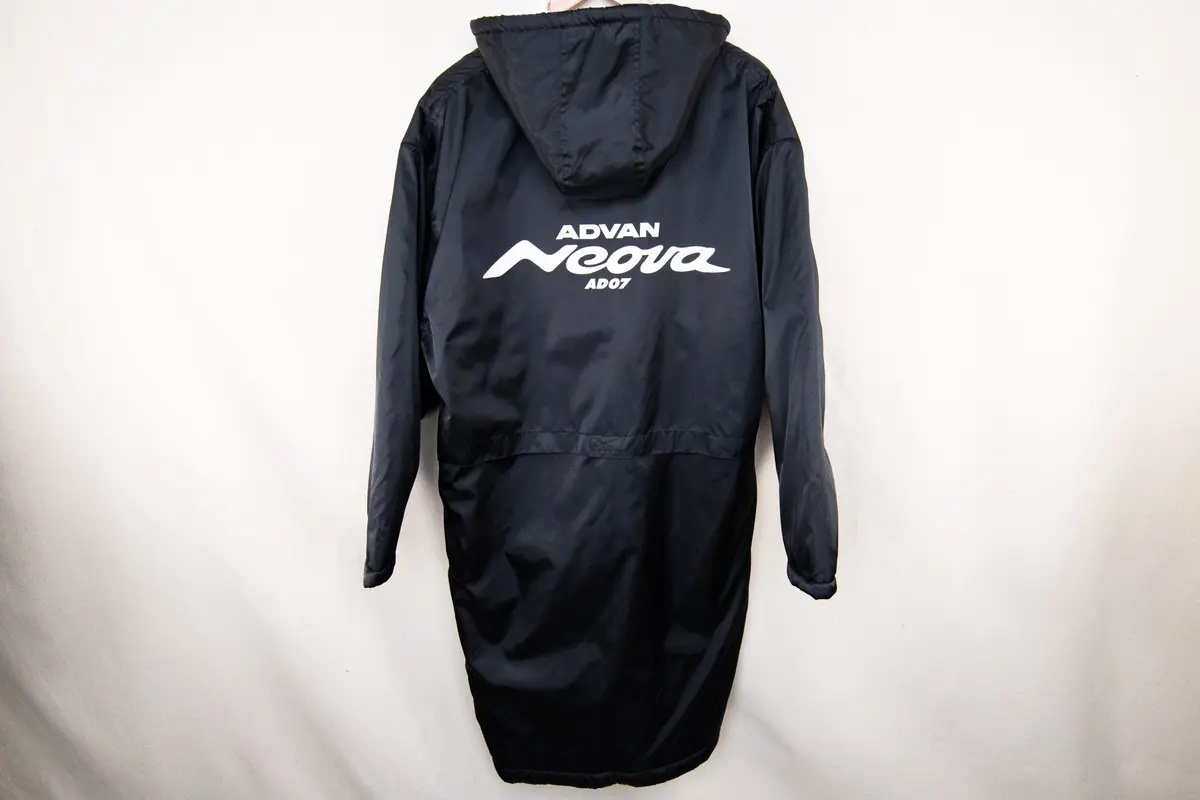 YOKOHAMA ADVAN Neova AD07 Bench Coat – Large