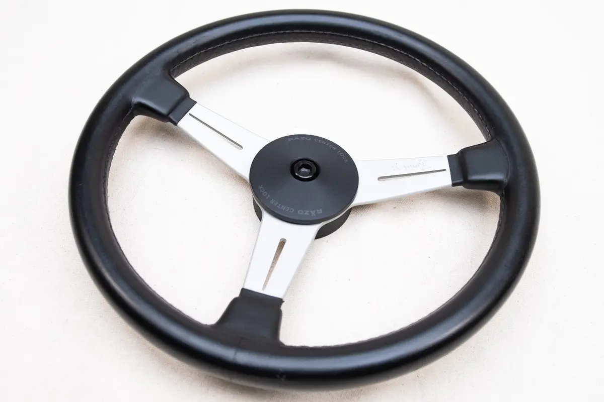 Nardi Classic Steering Wheel – 360mm, Razo Center Lock Hub